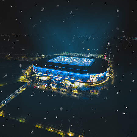 Drohnenaufnahme: Das Weihnachtliche Stadionsingen im letzten Jahr