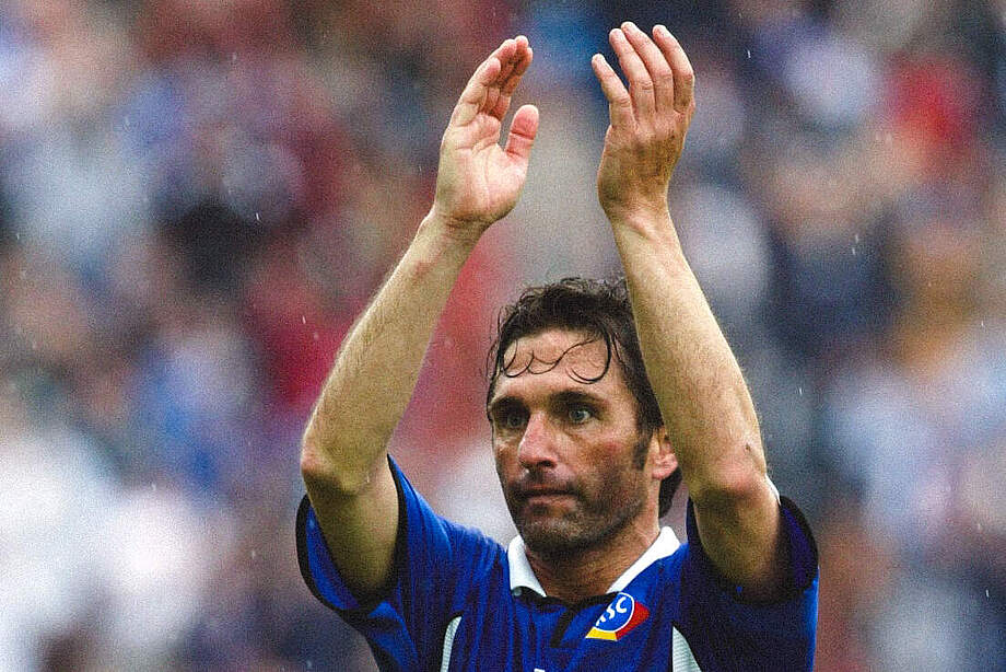 Bruno Labbadia bedankt sich bei den KSC-Fans